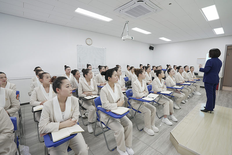 上海美容學(xué)習(xí)班：開啟美麗事業(yè)的智慧之門